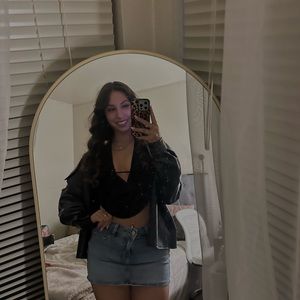 Meet your Posher, Clarissa